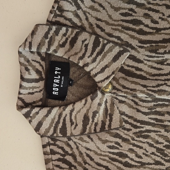 Royalty by Maluma mens button down sweater, zebra green print, size med, NWT - Picture 4 of 9